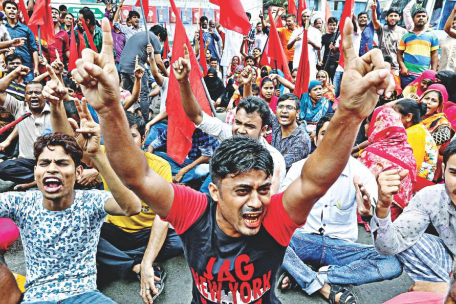 Bangladesh: Minimum Wage of Tk 8,000: RMG workers stage demos in capital
