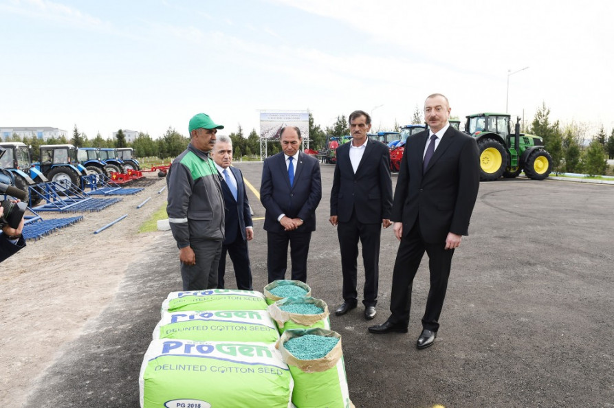 Azerbaijan: President Ilham Aliyev viewed Barda farmer Musa Guliyev`s cotton plantation