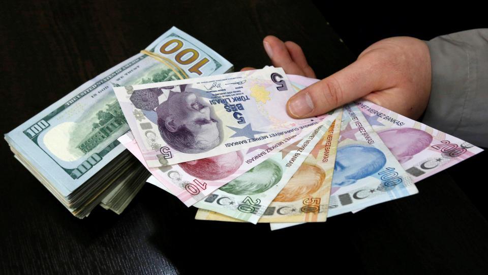 Κατρακυλά η τουρκική λίρα έναντι του ευρώ και του δολαρίου - Πόσο θα επηρεάσει το ελληνικό βαμβάκι;